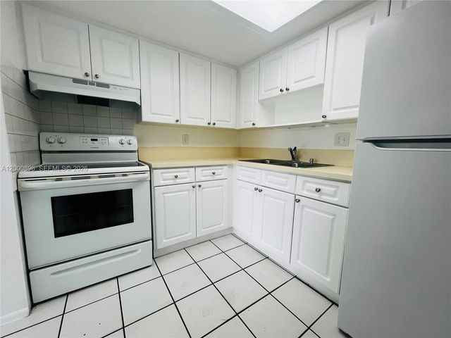 8307 SW 142nd Ave F306, Miami, FL 33183