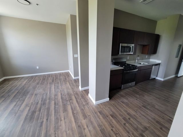 155 Crescent St 3, Brockton, MA 02302