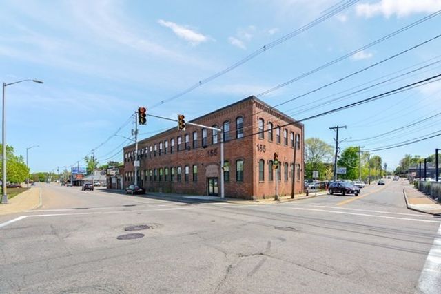 155 Crescent St 3, Brockton, MA 02302