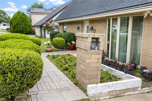 6930 Trailcrest Drive, Dallas, TX 75232