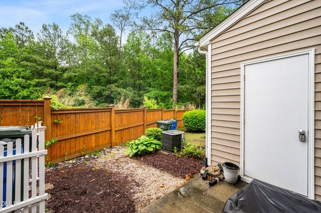 2944 Casona Way, Raleigh, NC 27616