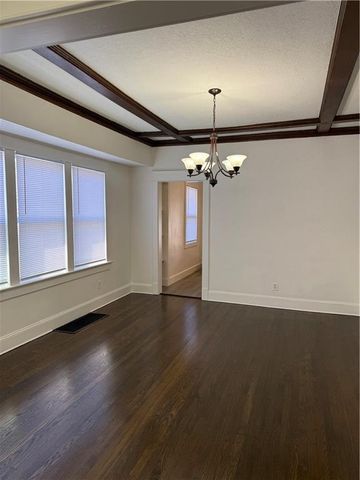 6004 E 9th Street, Kansas City, MO 64125