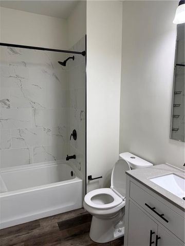 6004 E 9th Street, Kansas City, MO 64125