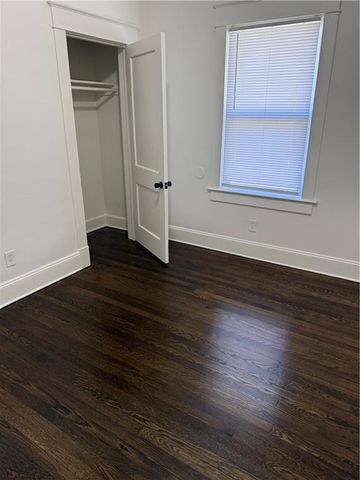 6004 E 9th Street, Kansas City, MO 64125