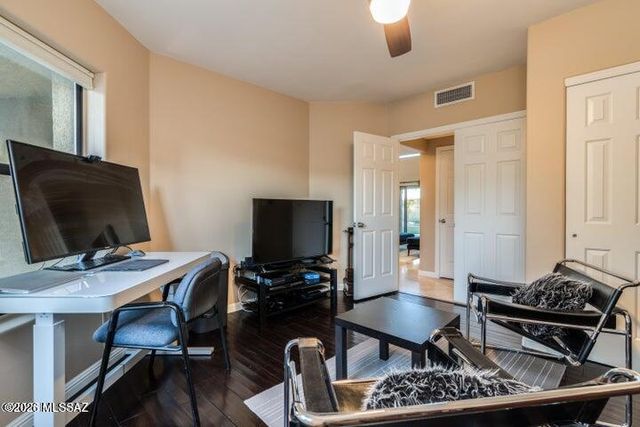 6802 E Brownstone Place, Tucson, AZ 85750