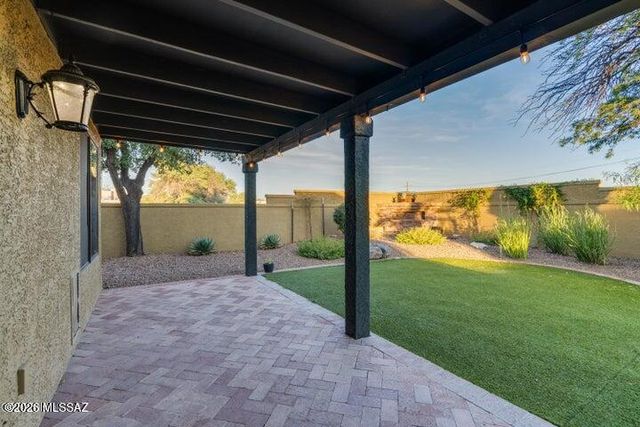 6802 E Brownstone Place, Tucson, AZ 85750