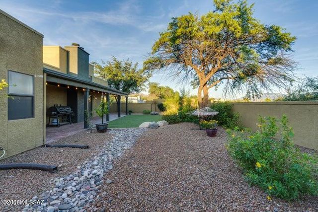 6802 E Brownstone Place, Tucson, AZ 85750