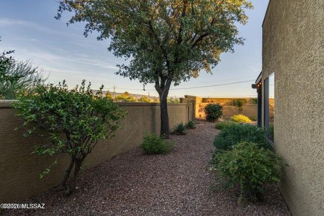 6802 E Brownstone Place, Tucson, AZ 85750