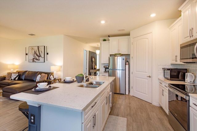 1532 LYONSDALE LANE, Sanford, FL 32771