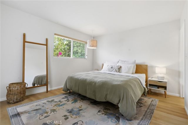 2147 N Beachwood 4, Los Angeles, CA 90068