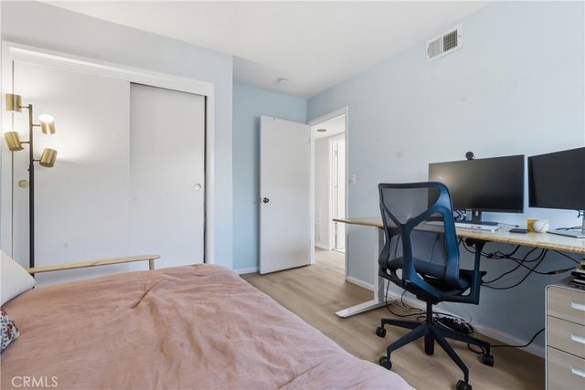 2147 N Beachwood 4, Los Angeles, CA 90068