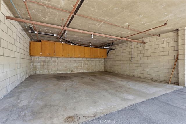 2147 N Beachwood 4, Los Angeles, CA 90068