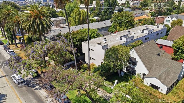 2147 N Beachwood 4, Los Angeles, CA 90068