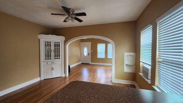 803 W HOLLYWOOD AVE, San Antonio, TX 78212