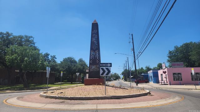 803 W HOLLYWOOD AVE, San Antonio, TX 78212
