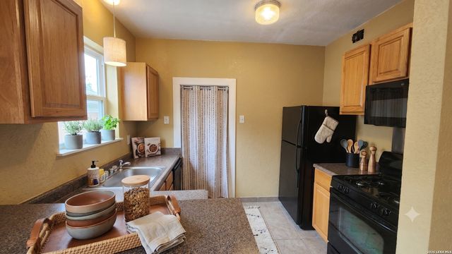 803 W HOLLYWOOD AVE, San Antonio, TX 78212
