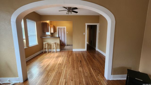 803 W HOLLYWOOD AVE, San Antonio, TX 78212