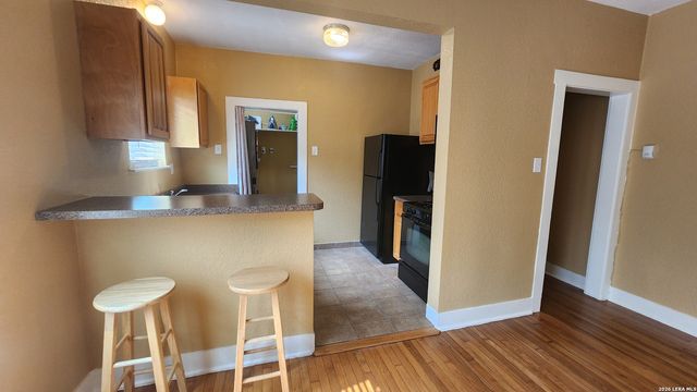 803 W HOLLYWOOD AVE, San Antonio, TX 78212