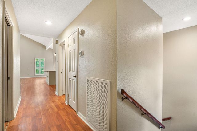9 Lakeview Manor, Huntsville, TX 77340