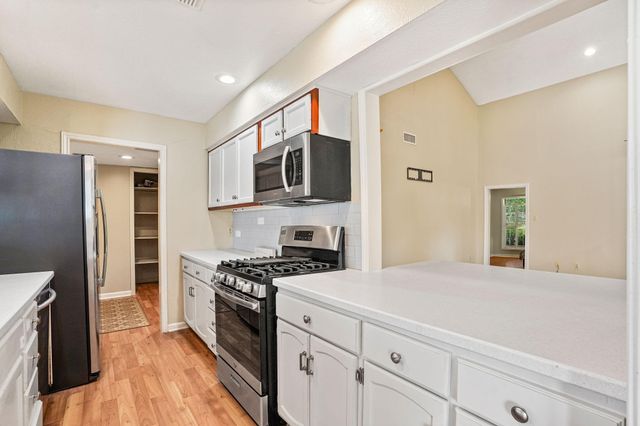 9 Lakeview Manor, Huntsville, TX 77340