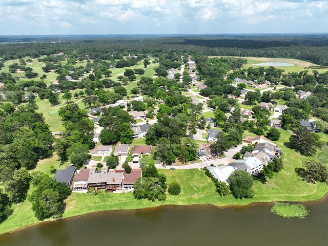 9 Lakeview Manor, Huntsville, TX 77340