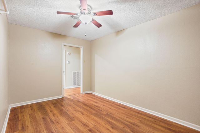 9 Lakeview Manor, Huntsville, TX 77340