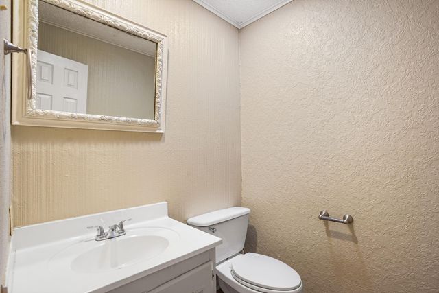 9 Lakeview Manor, Huntsville, TX 77340
