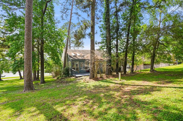 9 Lakeview Manor, Huntsville, TX 77340