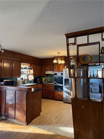 1520 N 64TH Drive, Kansas City, KS 66102