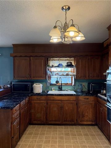 1520 N 64TH Drive, Kansas City, KS 66102