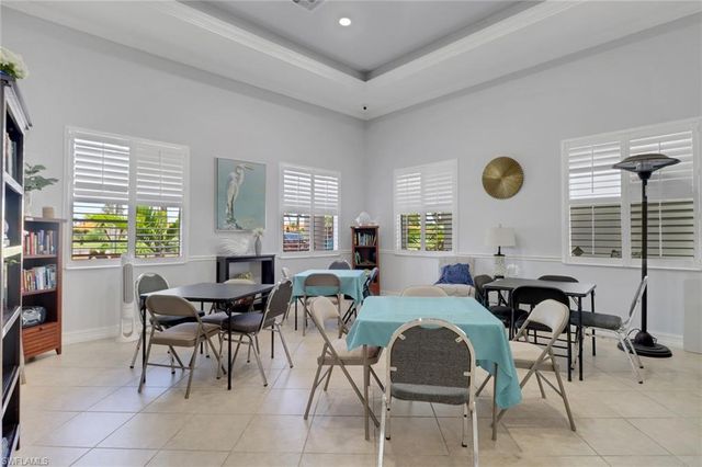 7823 Regal Heron CIR # 105, Naples, FL 34104