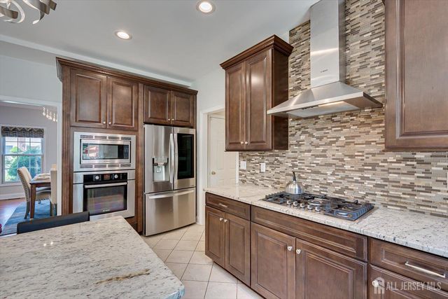 9 Trista Way, South Plainfield, NJ 07080