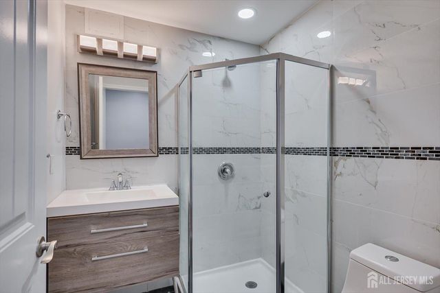 9 Trista Way, South Plainfield, NJ 07080