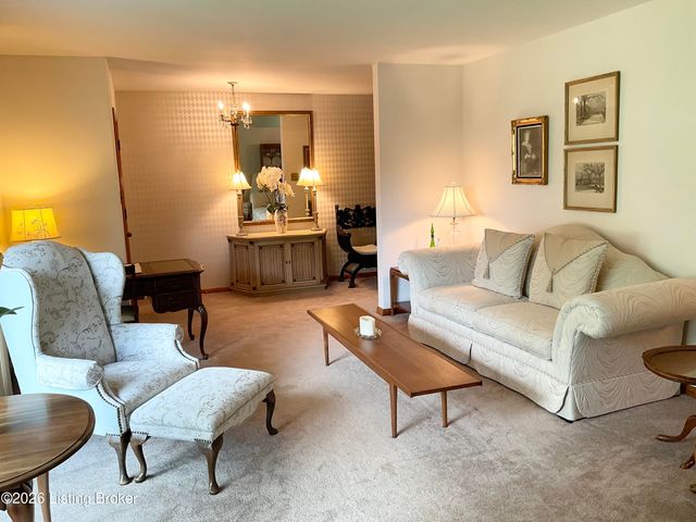 1508 Turquoise Dr, Louisville, KY 40214