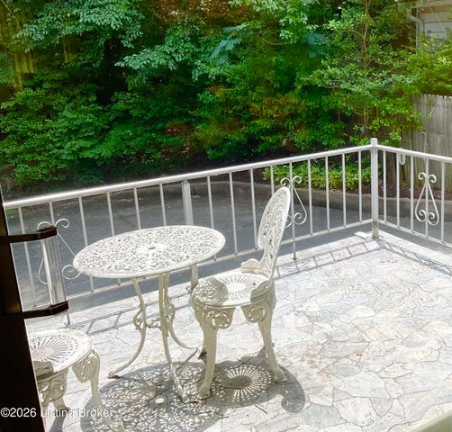 1508 Turquoise Dr, Louisville, KY 40214