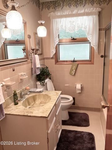 1508 Turquoise Dr, Louisville, KY 40214