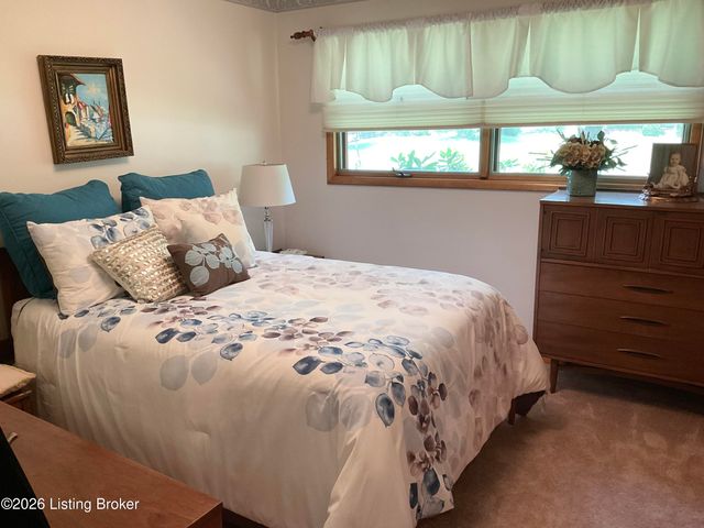 1508 Turquoise Dr, Louisville, KY 40214