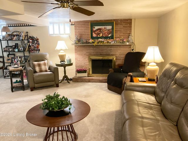 1508 Turquoise Dr, Louisville, KY 40214
