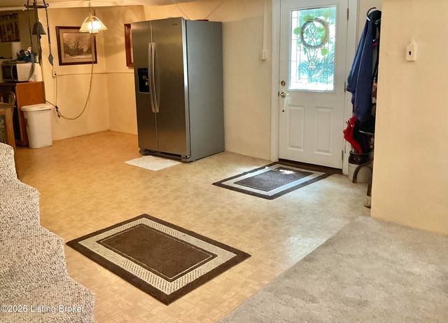 1508 Turquoise Dr, Louisville, KY 40214