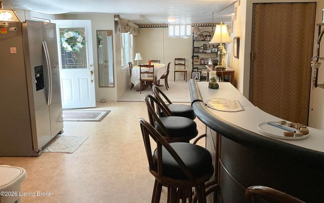 1508 Turquoise Dr, Louisville, KY 40214