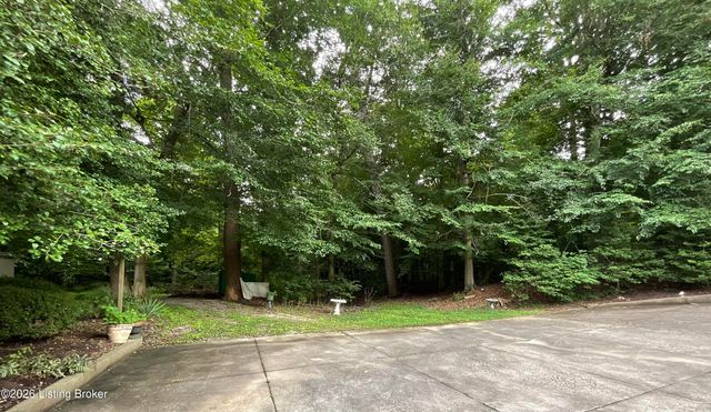 1508 Turquoise Dr, Louisville, KY 40214