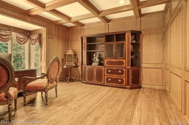 60 Kingsley Manor Drive, Bloomfield Hills, MI 48304