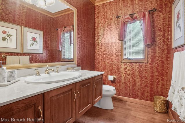 60 Kingsley Manor Drive, Bloomfield Hills, MI 48304