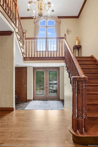60 Kingsley Manor Drive, Bloomfield Hills, MI 48304