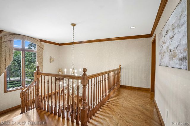 60 Kingsley Manor Drive, Bloomfield Hills, MI 48304