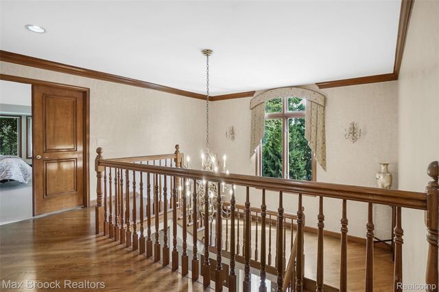 60 Kingsley Manor Drive, Bloomfield Hills, MI 48304
