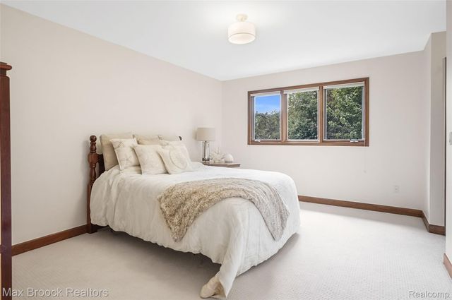 60 Kingsley Manor Drive, Bloomfield Hills, MI 48304