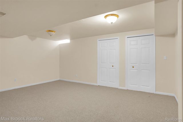 60 Kingsley Manor Drive, Bloomfield Hills, MI 48304