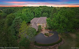 60 Kingsley Manor Drive, Bloomfield Hills, MI 48304