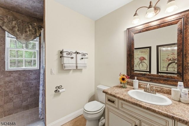 18 Valhalla Rd, Montville Twp., NJ 07045